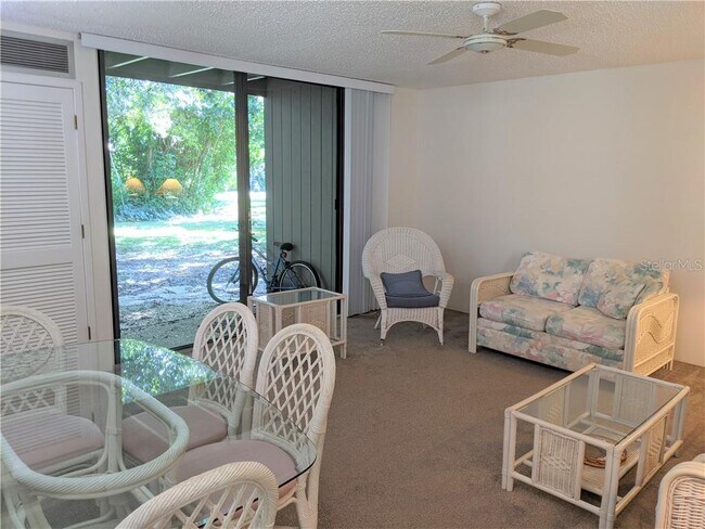 Foto del edificio - 703 Pine Run Dr