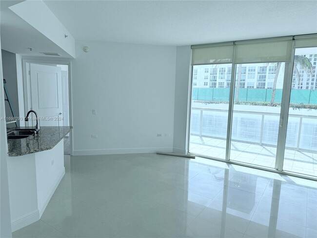 Foto del edificio - 480 NE 30th St