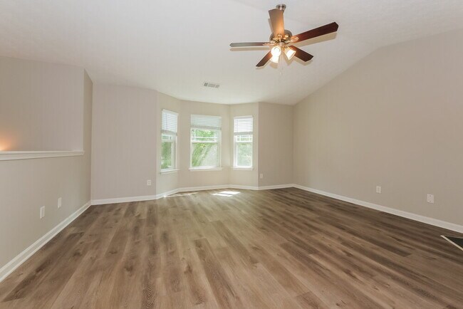 Foto del edificio - 3901 Alderwoods Dr