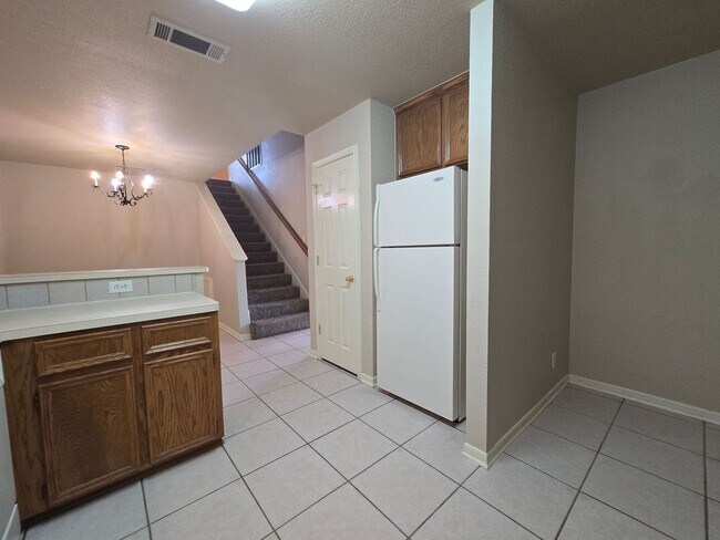 Building Photo - RENT REDUCTION & AVAILABLE NOW!