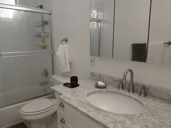Foto del edificio - 937 Hilldale Ave
