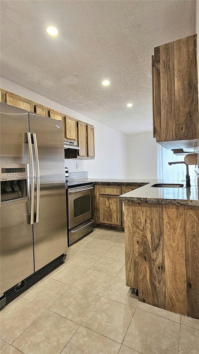 Foto del edificio - 9728 NW 14th St