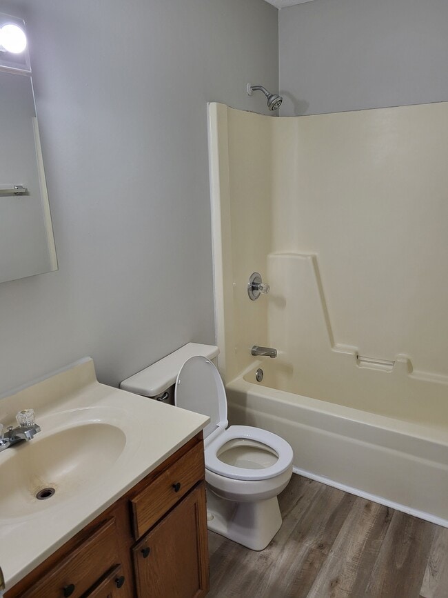 Building Photo - 217 Churchill Dr