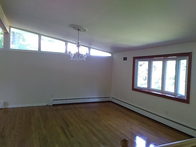 Building Photo - 7 Corinthian Rd