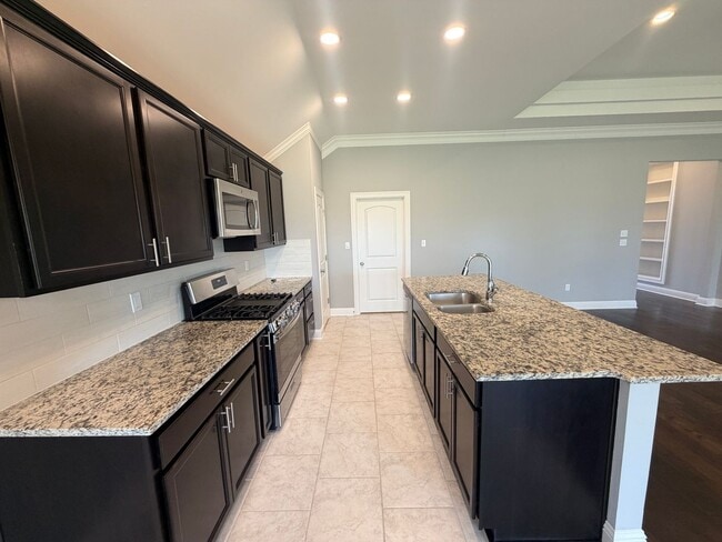 Building Photo - This home will go fast!! Super clean and ready for new tenant!