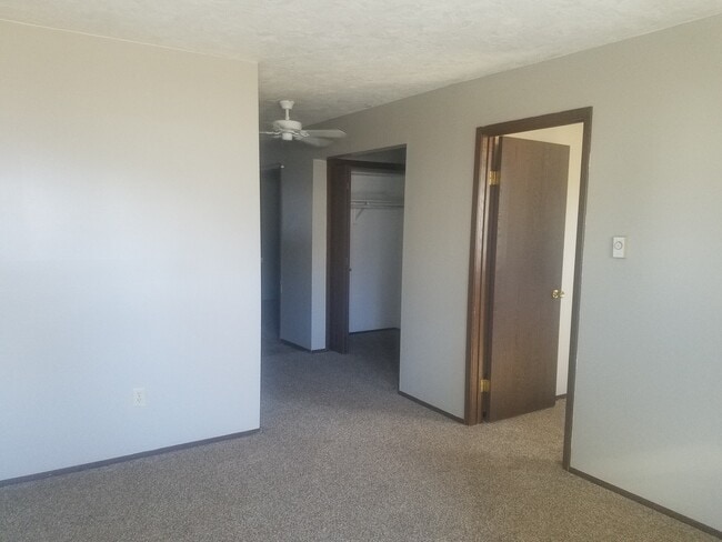 Building Photo - 2 bedroom 1 bath condo in Park Place.