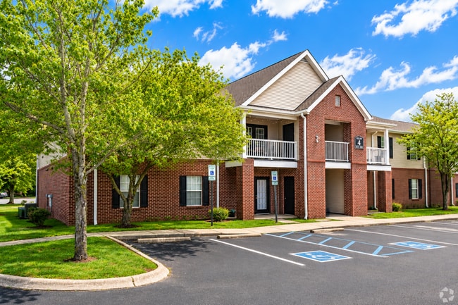 Foto del edificio - Miller Town Apartments