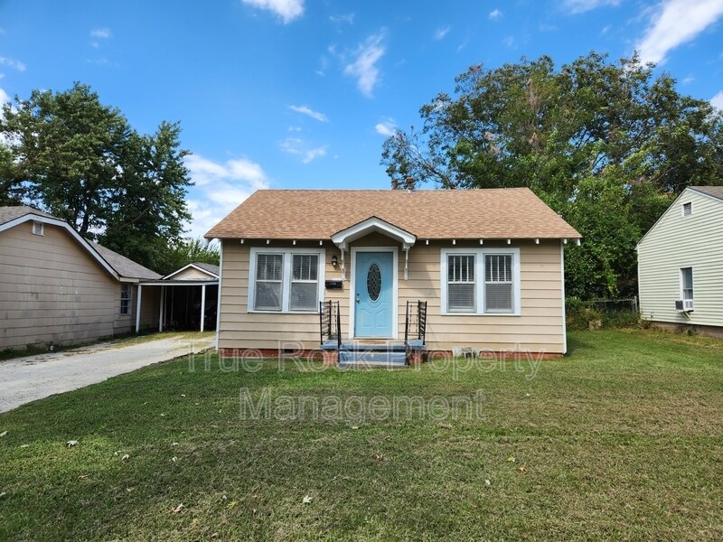 Primary Photo - 1112 E Corona St