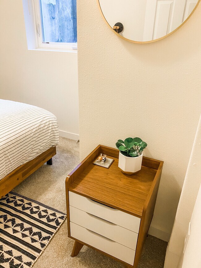 5506 NE Hoyt St Unit B, Portland, OR 97213 5506 NE Hoyt St Portland