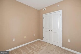 Building Photo - 851 N Glebe Rd