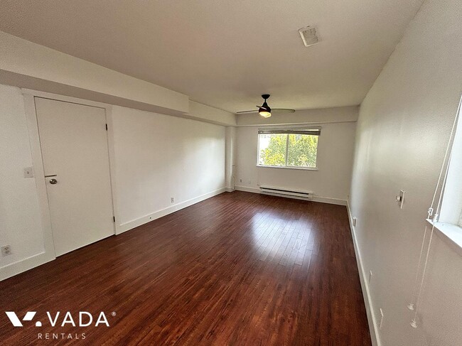 Photo du bâtiment - Ground Level 2 Bed Rental Home 3329B Liver...