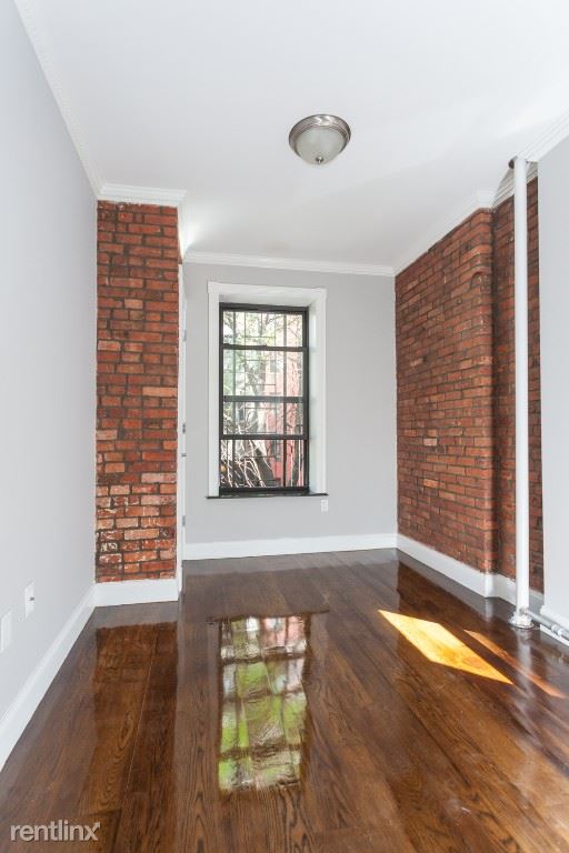 Building Photo - 13 W 103rd St