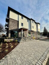 Building Photo - 85 W High St