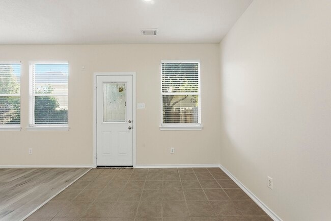 Building Photo - 5606 Redgrove Ln