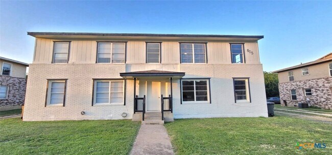 Foto del edificio - 805 Sissom Rd