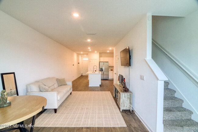 Building Photo - 9909 Garrin Dr