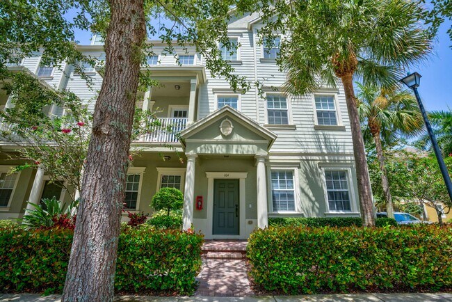 Foto del edificio - 122 W Royal Palm Cir