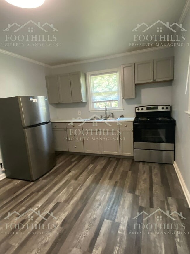 Foto del edificio - 3315 Berry Ln