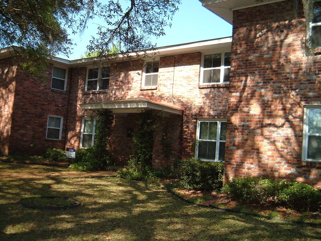 3601 Bull St, Savannah, GA 31405 Condo for Rent in Savannah, GA