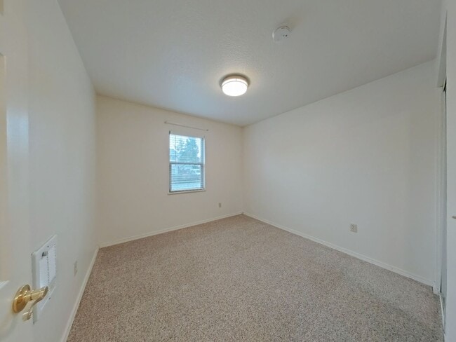 Building Photo - FALL SPECIAL ~ $1150 OFF FIRST MONTH RENT