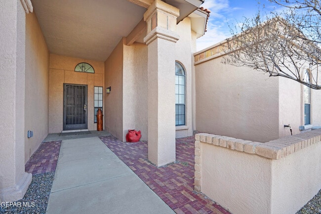 Building Photo - 7216 San Marino Dr