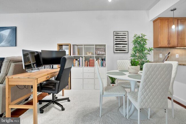 Foto del edificio - 888 N Quincy St