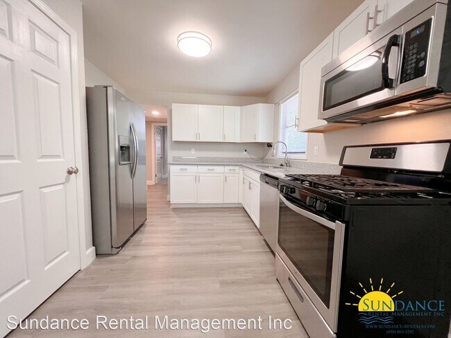Foto del edificio - 3 br, 1 bath House - 204 Watson Drive NW