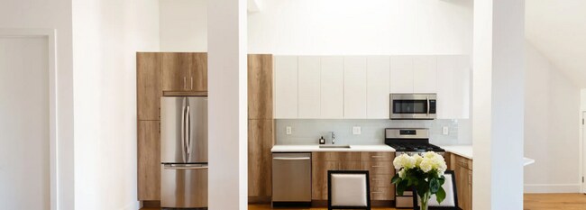KITCHEN AREA - 65 Horatio St
