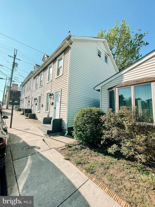 Primary Photo - 29 Bethel St