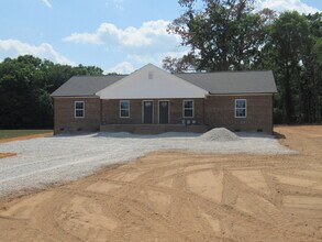 Building Photo - 427 Northbrook III School Rd