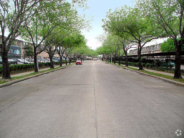 Otro - Sterling Point