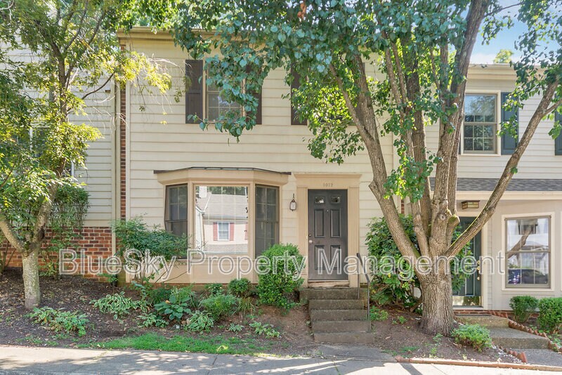 Primary Photo - 1012 Huntwood Ln