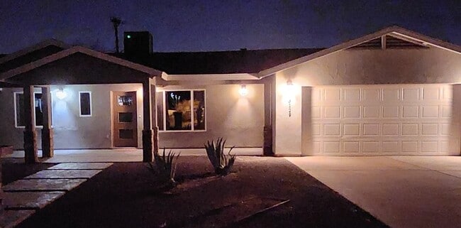 Building Photo - Beautiful, Remodeled 4 bedroom 3 bathroom ...