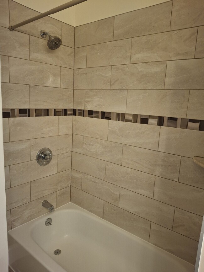 Baño rehabilitado - 104 N Munn Ave