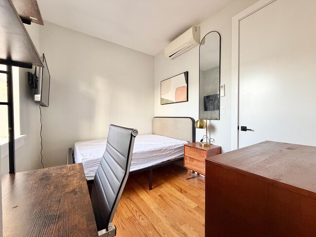 11-09 36th Ave