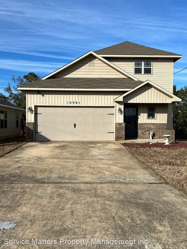 Building Photo - 3 br, 2.5 bath House - 10941 Chippewa Way
