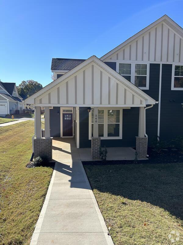 Building Photo - 540 Twin Lake Rd