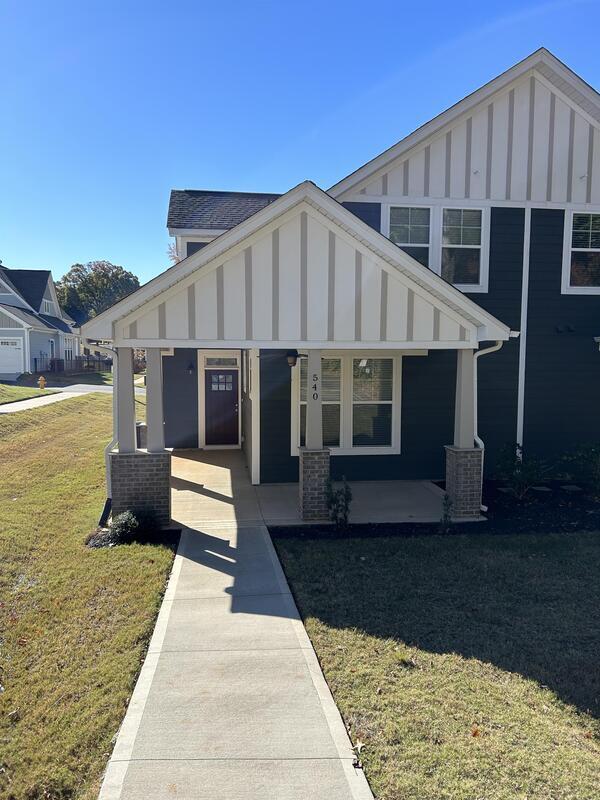 Foto principal - 540 Twin Lake Rd