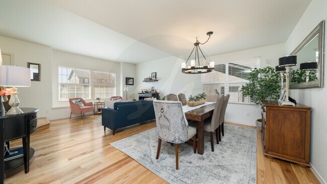Building Photo - Immaculate 5 Bedroom Home in Wolf Ranch