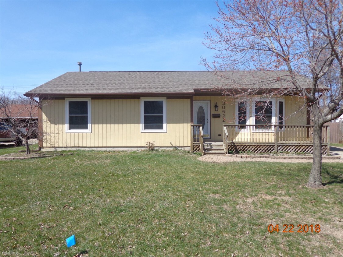 30622 Sheridan St, Garden City, MI 48135 House for Rent in Garden