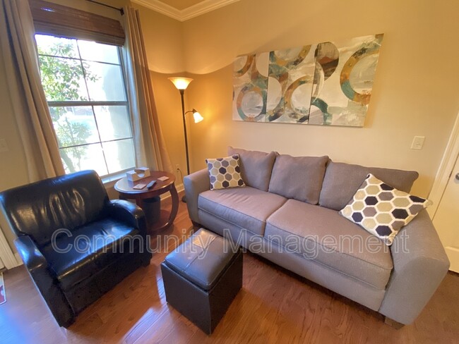 Foto del edificio - 888 S Kenilworth Pkwy