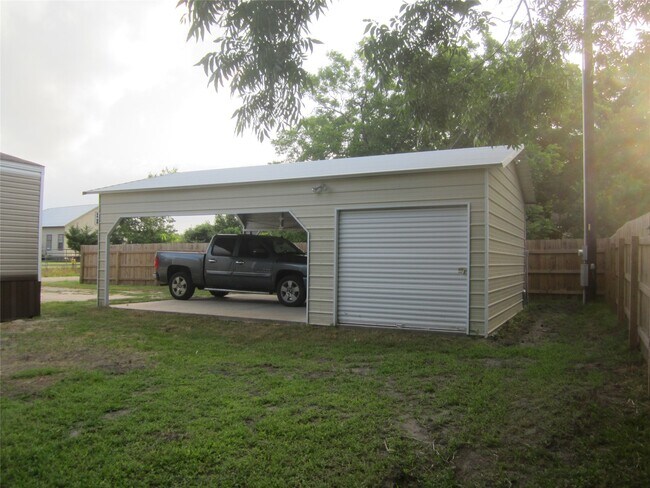 Building Photo - 9245 Browning St