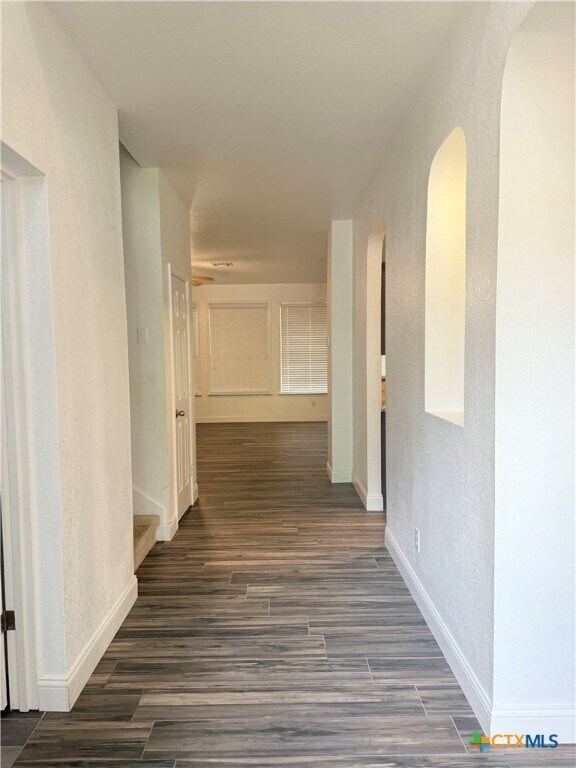 Foto del edificio - 311 Crowfoot Dr