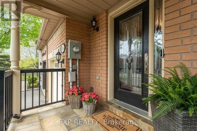 Building Photo - 456 Bartholomew Dr