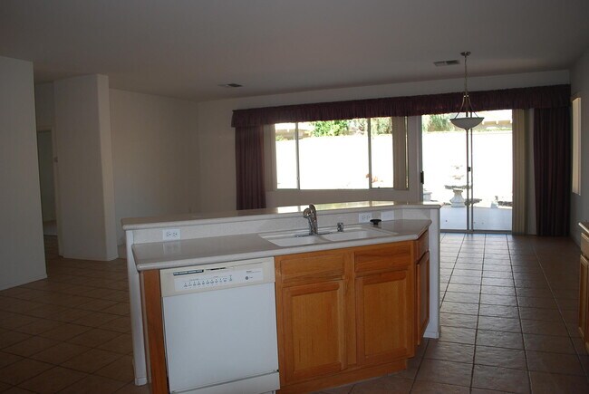 Foto del edificio - 78296 Kistler Way