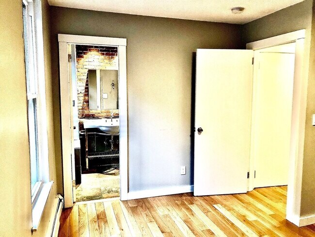 Foto del edificio - 24 Bradford St