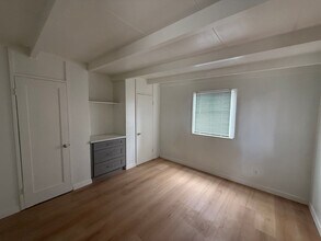 Building Photo - 40360 Mayberry Ave