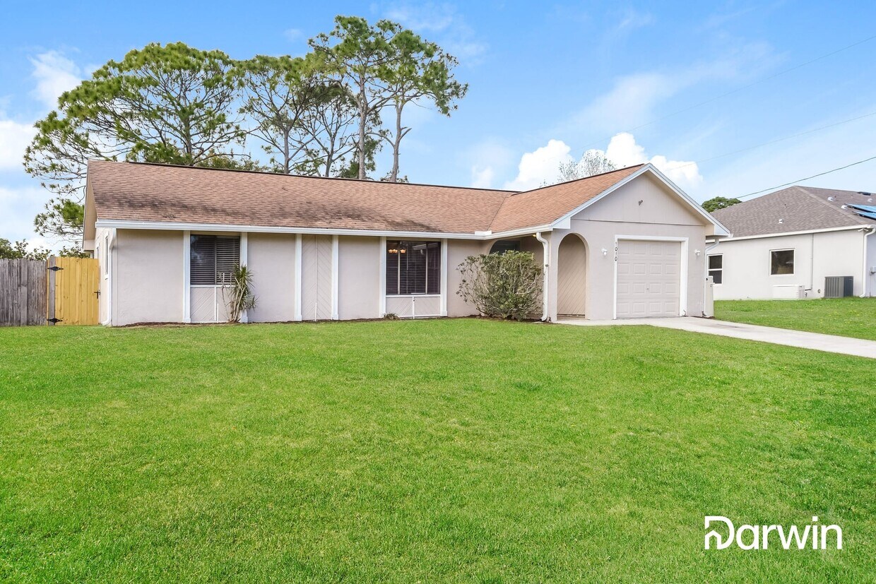 Primary Photo - 1010 Colonial Avenue Se, Palm Bay, FL 32909