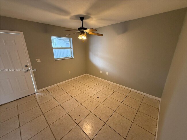 Foto del edificio - 2722 NW 22nd Ct