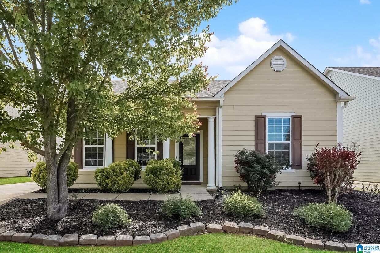 Foto principal - 5024 Kelly Creek St